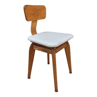 Mid Century Modern Refinished Blonde Swivel Chair For Sale