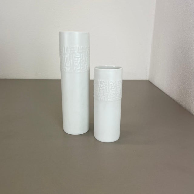 Abstract Porcelain Vases attributed to Cuno Fischer for Rosenthal, Germany, 1980s, Set of 2 For Sale - Image 3 of 18