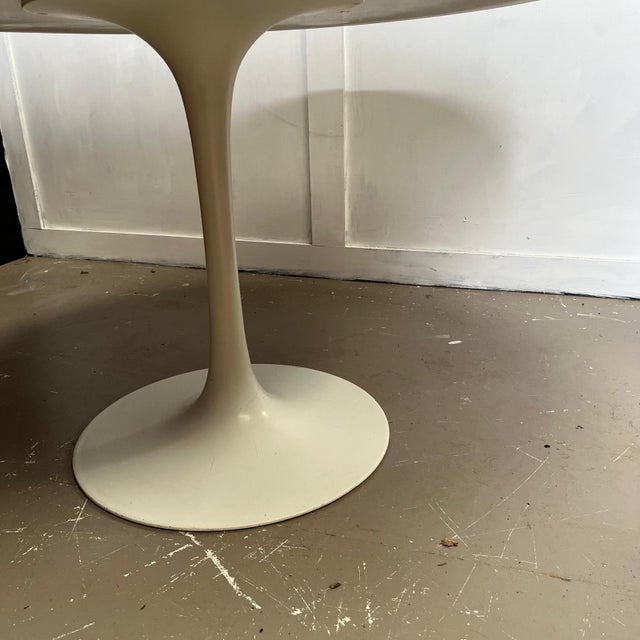 Mid-Century Modern Arkana White Round Tulip Table, 1960s For Sale - Image 3 of 8