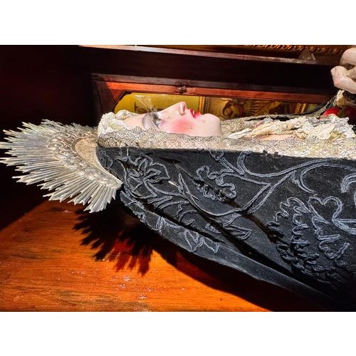 Salzillo, Our Lady of Sorrows, 18th Century, Polychrome Wood with Silver Crown in Display Case For Sale - Image 5 of 10