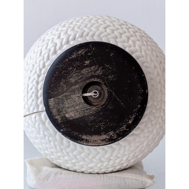 Faux Rattan Basketweave Table Lamp in White Ceramic from Manises, 1960s For Sale - Image 10 of 12