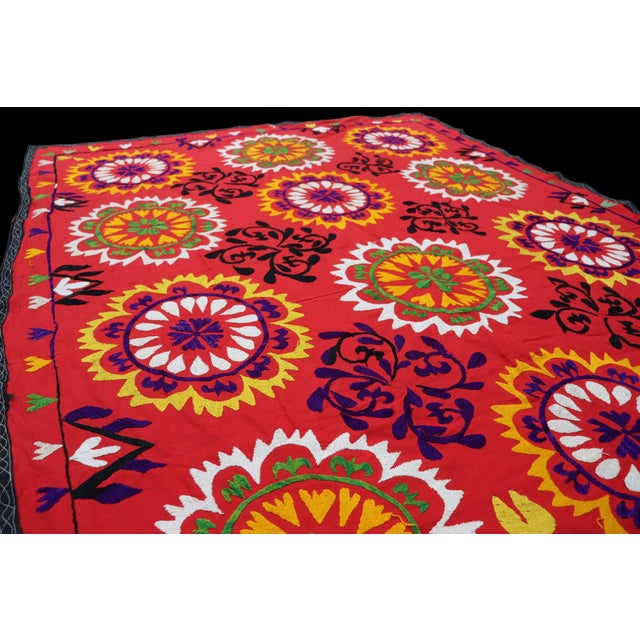 Vintage Hand Embroidered Suzani Wall Hanging, 1920s For Sale - Image 13 of 18