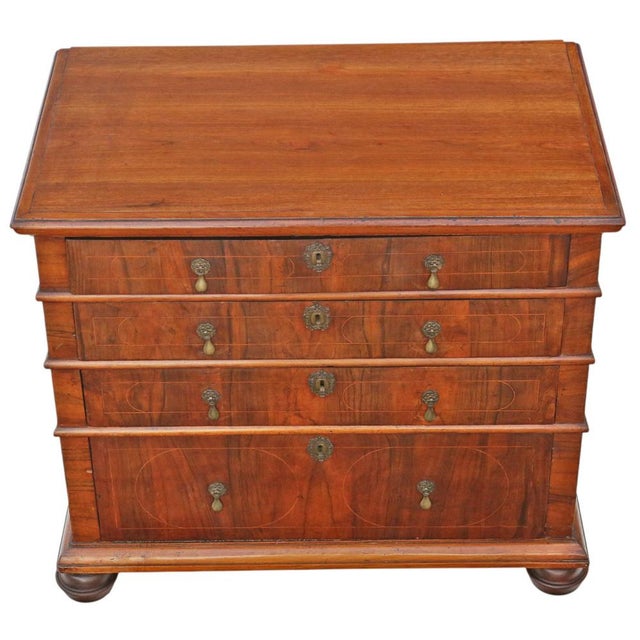 Georgian Inlaid Walnut Chest of Drawers, 1720s For Sale - Image 3 of 9