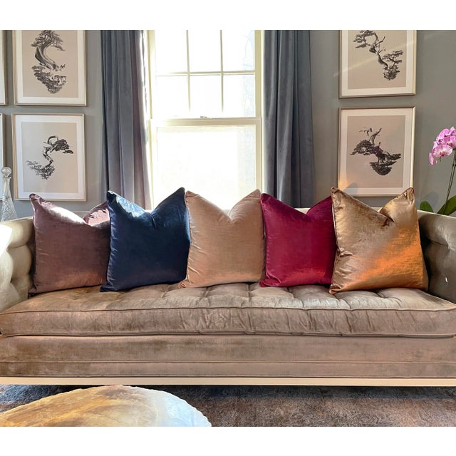 2020s Contemporary Hollywood Regency Shimmering Velvet 22" Throw Pillow, Chocolate For Sale - Image 5 of 6