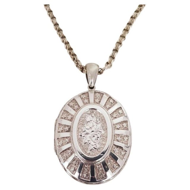 Antique Victorian Sterling Silver Oval Locket & Chain, 1880 For Sale - Image 4 of 4