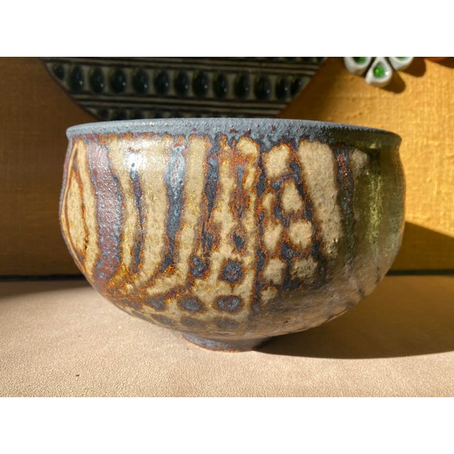 Raul Coronel Raul Coronel Studio Bowl - Vintage 1960s Patterned Stoneware Bowl Signed Raul For Sale - Image 4 of 10
