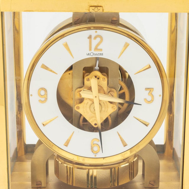 Contemporary Jaeger-LeCoultre Atmos Perpetual Motion Brass Clock For Sale - Image 3 of 10