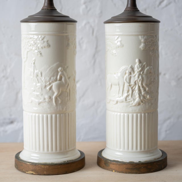 English A Pair of Wedgwood Devonshire Fox Hunt Lamps, c.1950s For Sale - Image 3 of 7