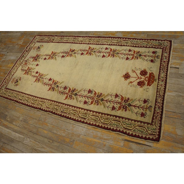 Turkish 1870s Ivory Geometric Turkish Central Anatolian Ghiordes Prayer Rug 3'3" X 5'8" Hand Knotted Wool Carpet For Sale - Image 3 of 8