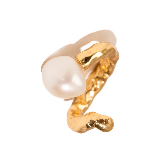 Divine Touch Pearl Gold Ring, Size 5 For Sale - Image 10 of 12