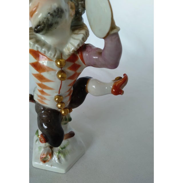 Meissen Commedia Dell’Arte Harlequin With Cymbals Porcelain Figurine, Circa 1924–1934 For Sale - Image 4 of 5
