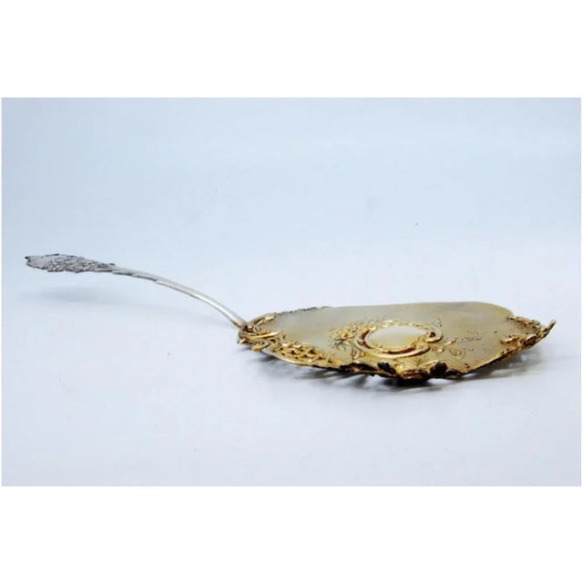 Cake Shovel in Gilded Silver and Cut Out with Shells For Sale - Image 3 of 9