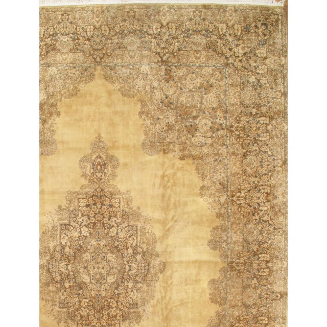 Persian KERMAN Hand-knotted lamb's wool on a cotton foundation. Vegetable Dyed Handmade Hand-knotted This rug has a dense,...