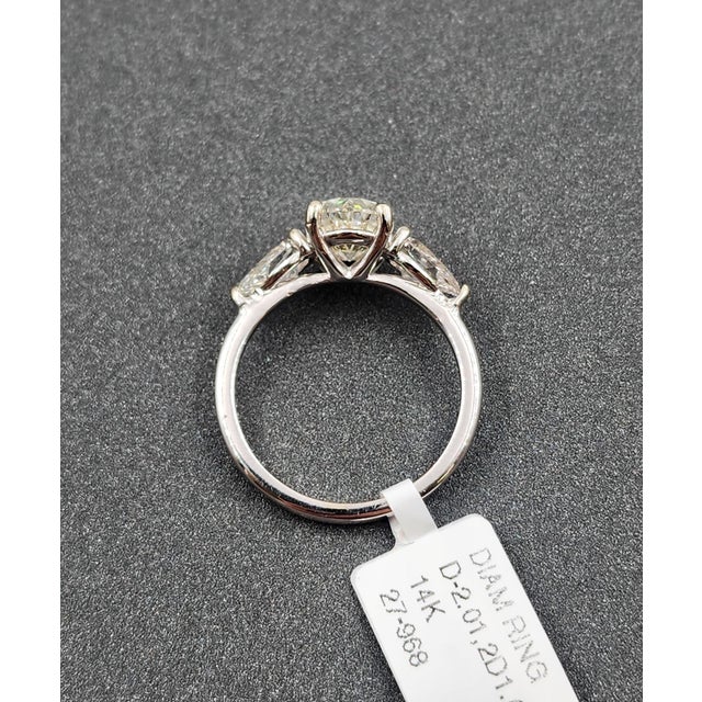 Metal 3.01 Ct HRD Certified 3-Stone Diamond Ring Size 7 For Sale - Image 7 of 9