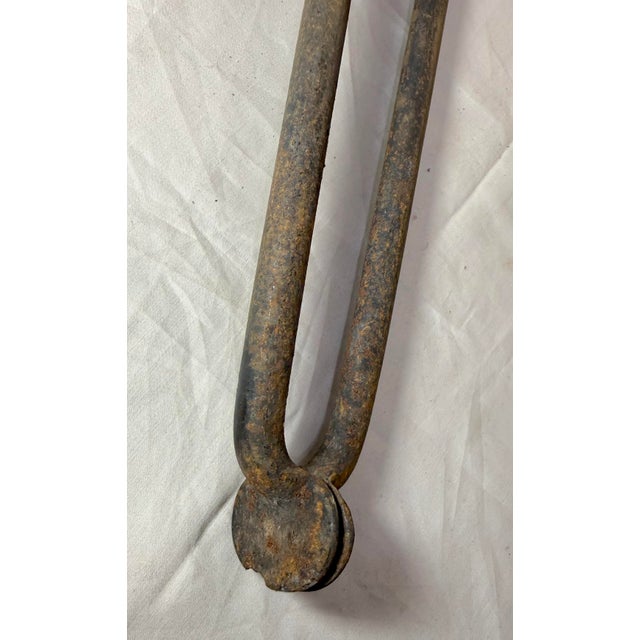 Antique 18th Century Wrought Iron Turned Brass English Fireplace Tongs Tool 22 For Sale In New York - Image 6 of 9