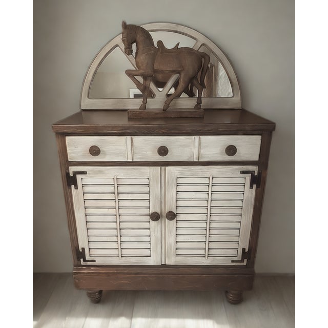 Late 20th Century Ethan Allen Refined Rustic Buffet & Hutch For Sale - Image 17 of 17