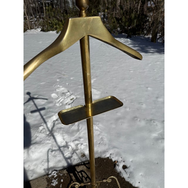 Mid 20th Century Modern Brass Gentlemen’s Valet For Sale In Greenville, SC - Image 6 of 7