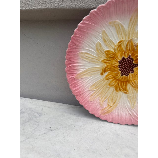 French Country French Majolica Pink Daisy Plate Orchies, Circa 1890 For Sale - Image 3 of 4