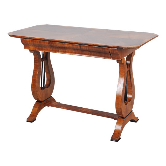 Biedermeier Writing Desk in Walnut, Austria, 1820s For Sale