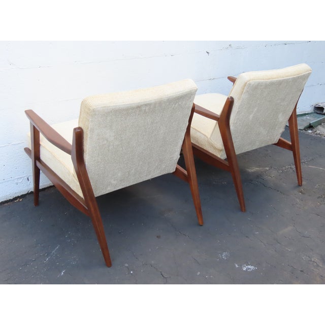 Mid 20th Century Mid Century Modern Lounge Accent Chairs a Pair 6613 For Sale - Image 5 of 18