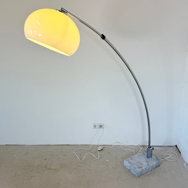 A stunning, impressive vintage Space Age arc lamp from the 1970s. An absolute eye-catcher that fits perfectly into a Mid-...