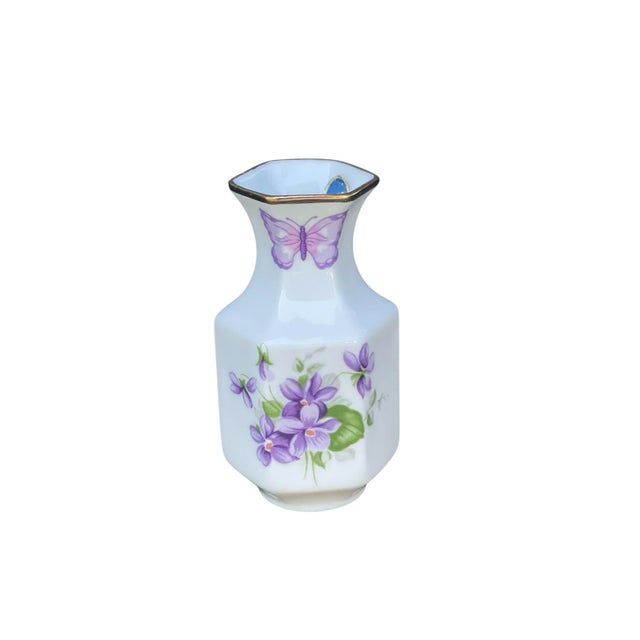 1970s Vintage “Wild Violets” by Aynsley Fine English Bone China Bud Vase For Sale - Image 5 of 7