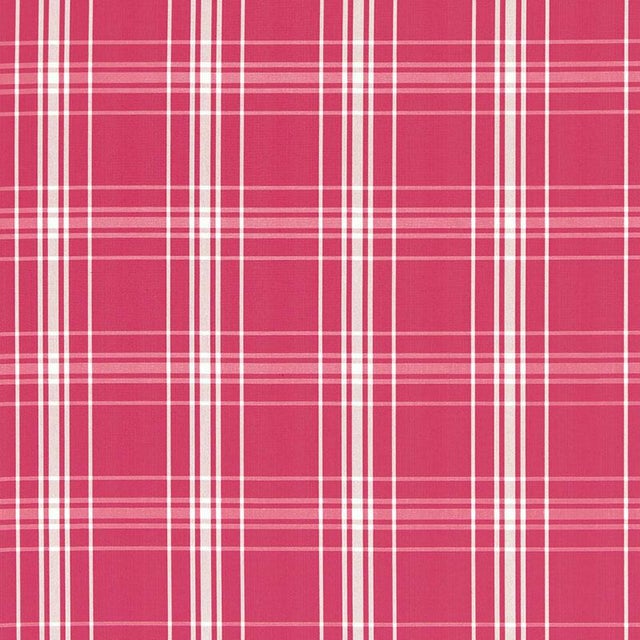 Color and style come together in Belize Plaid. A tight weave accentuates the crisp, clean lines in this updated take on a...