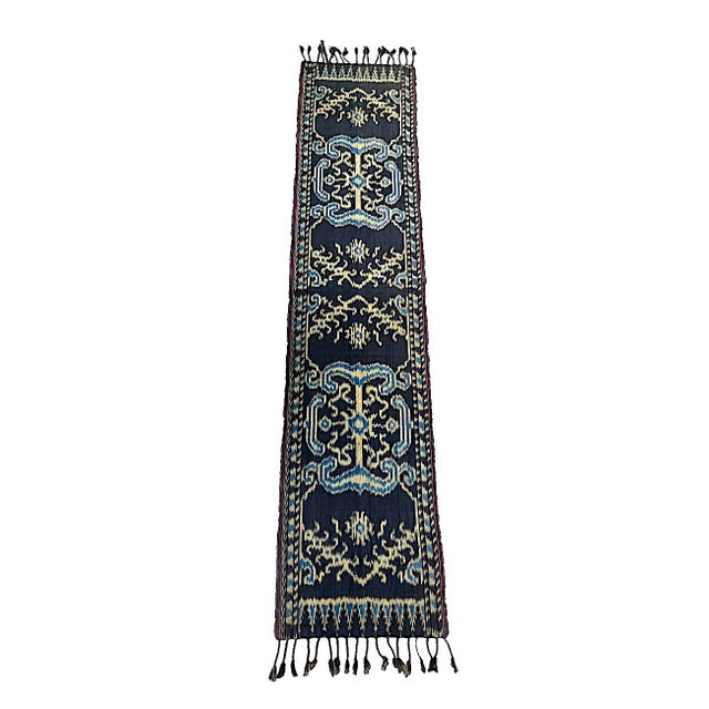 1960s Hand-Woven Indonesian Sumba Ikat Hinggi Textile For Sale - Image 11 of 15