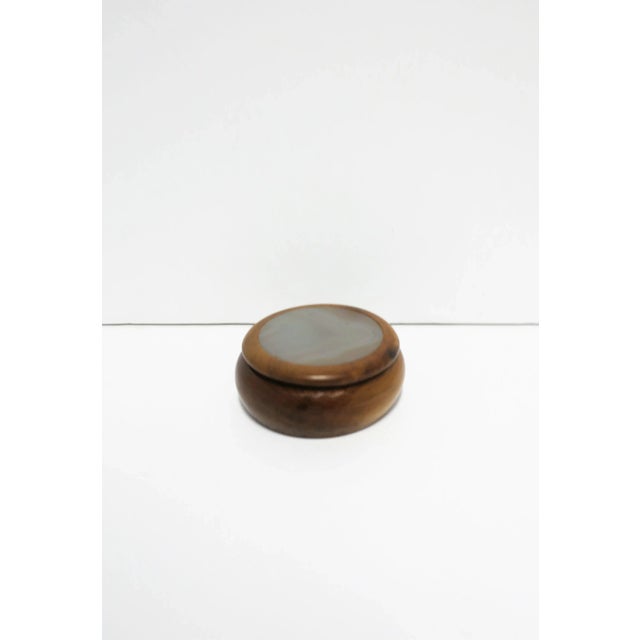 Late 20th Century Brazilian Agate Onyx and Wood Round Jewelry or Trinket Box, Brazil, 1980s For Sale - Image 5 of 11