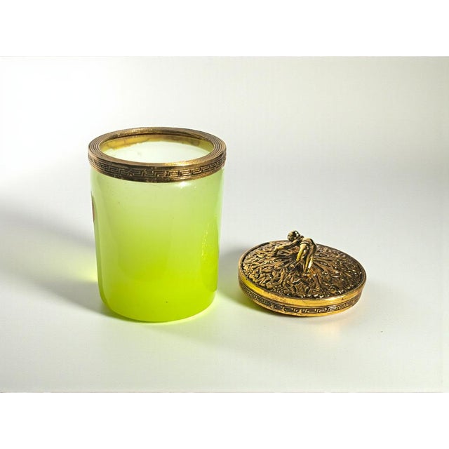 Murano Opaline Glass Jewelry Box with Gold Metal Lid from Manifattura Di Murano, 1950s For Sale - Image 4 of 7