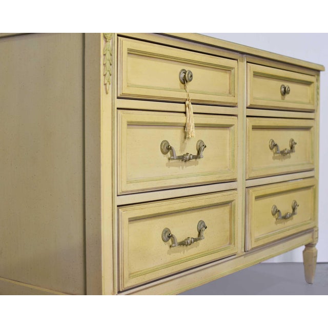 Mid Century Transitional 6 Drawer Dresser by Thomasville For Sale - Image 13 of 14