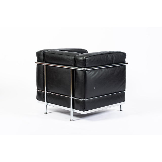 Metal Authentic Cassina Lc2 Black Leather Petit Lounge Chair by Le Corbusier, 4x Avail For Sale - Image 7 of 17
