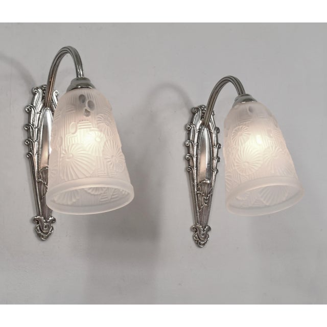 Art Deco Lorrain Daum & Hudry Pair of French Art Deco Floral Glass Wall Sconces - 1930s For Sale - Image 3 of 16