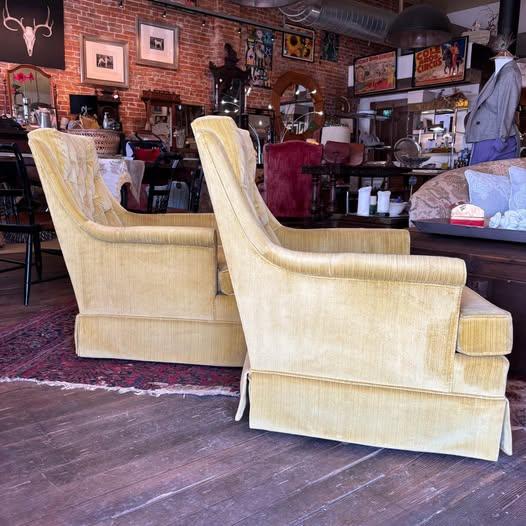 1960s Pair of Mid Century Chartreuse Green Cotton Velvet Swivel Arm Chairs With Tufted Seat Backs For Sale - Image 4 of 10