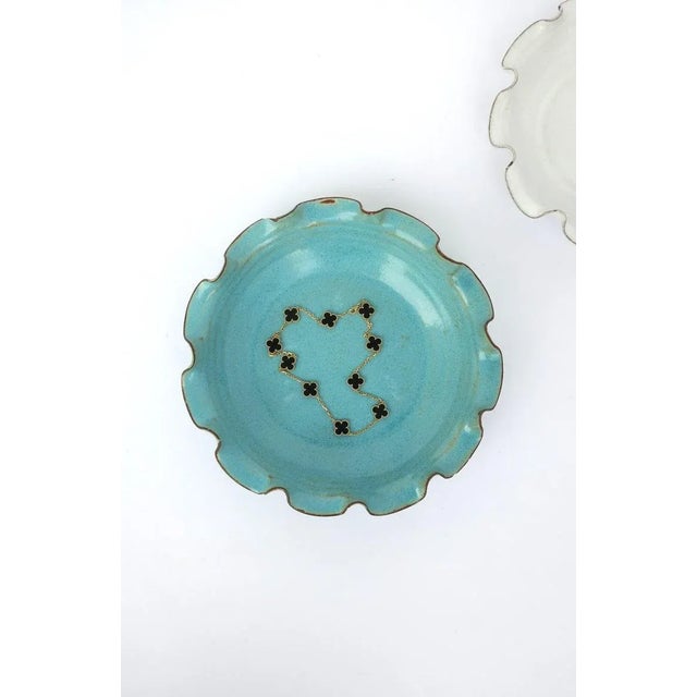Ceramic Sky Blue Pottery Bowl with Ruffled Edge For Sale - Image 7 of 13