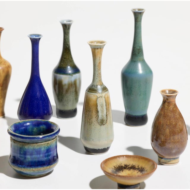 1950s Collection of 23 Miniature John Andersson Pottery Vessels for Hoganas of Sweden For Sale - Image 12 of 18