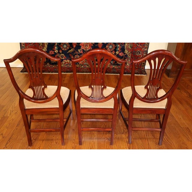 1990s Stunning Set of 8 Mahogany Inlaid Hepplewhite Regency Style Sheild Dining Chairs For Sale - Image 14 of 17