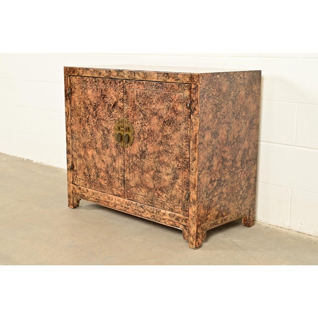 Mid-Century Modern Henredon Mid-Century Hollywood Regency Chinoiserie Faux Tortoise Shell Bar Cabinet, Circa 1970s For Sale - Image 3 of 15