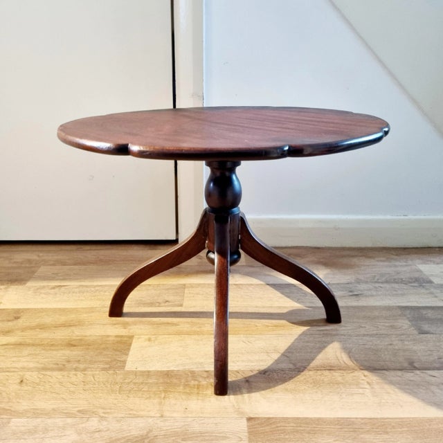 Edwardian Mahogany Tripod Coffee Table, 1890s For Sale - Image 10 of 10