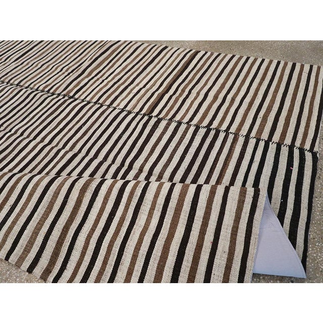 Textile Galerie Shabab Collection Mid-20th Century Persian Flatweave Kilim Gallery Carpet For Sale - Image 7 of 8