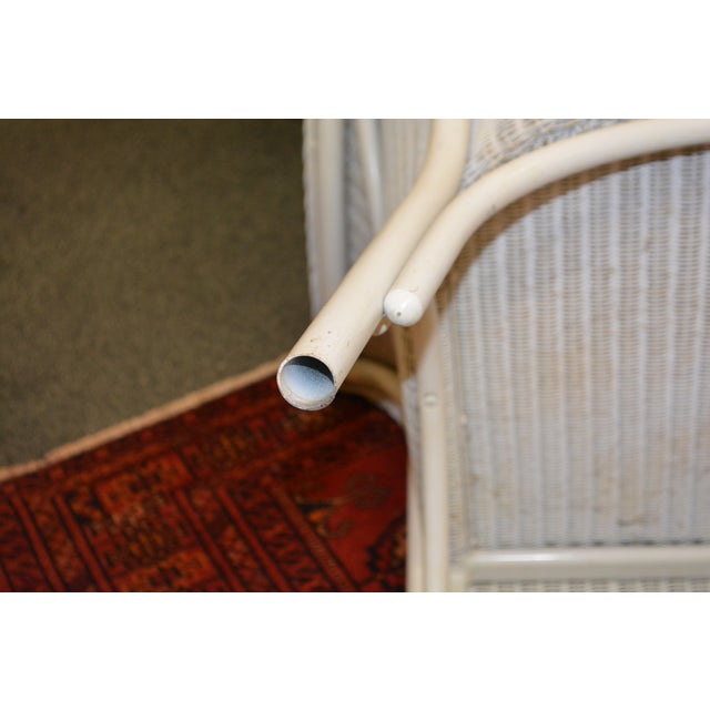 1970s 1970s Lloyd Loom Single White Wicker & Aluminum Arm Chair Porch Patio For Sale - Image 5 of 13