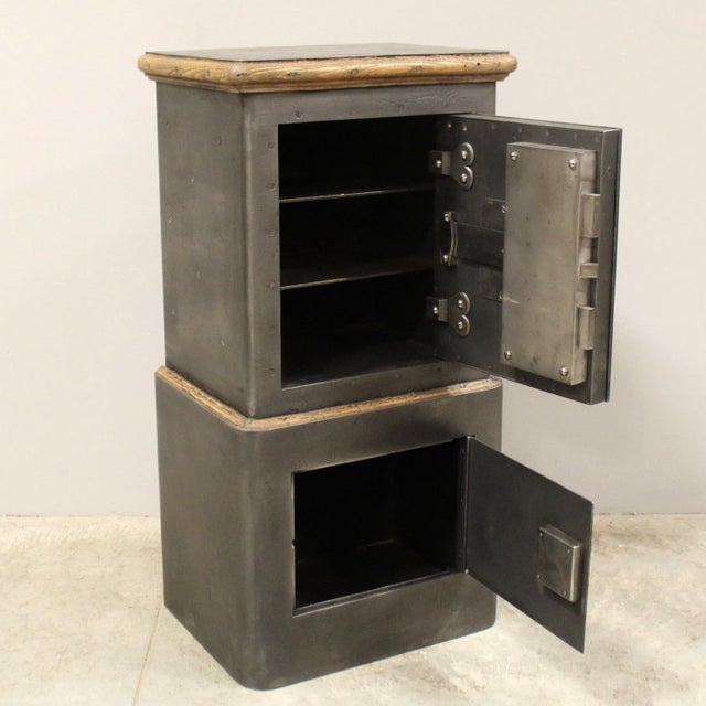 Safe in Iron and Wood For Sale - Image 5 of 15