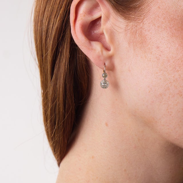 Edwardian Style 2.34 Carat Diamond Platinum Gold Drop Earrings, A Pair For Sale - Image 4 of 5