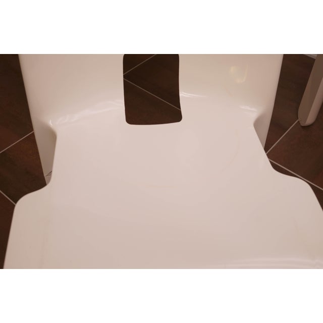 White Universale 4869 Chairs by Joe Colombo for Kartell, 1973, Set of 5 For Sale - Image 8 of 12