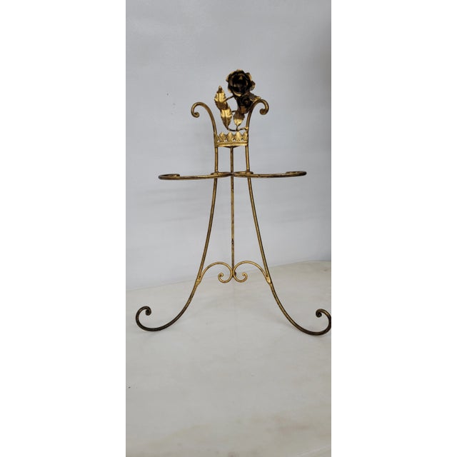 1960s Vintage Hollywood Regency Display Holder Vanity Hand Towels Italian Gold Easel For Sale - Image 5 of 8