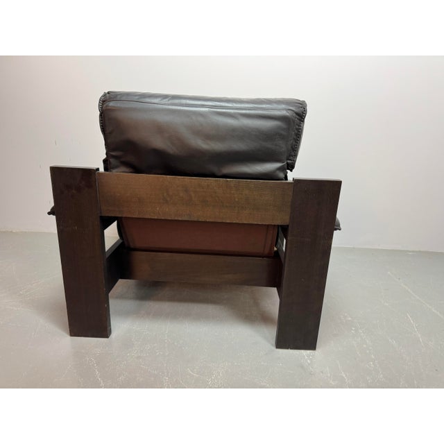 1970s Brutalist Black Leather Lounge Chair with Dark Brown Wooden Frame by Sonja Wasseur, Netherlands, 1970s For Sale - Image 5 of 6