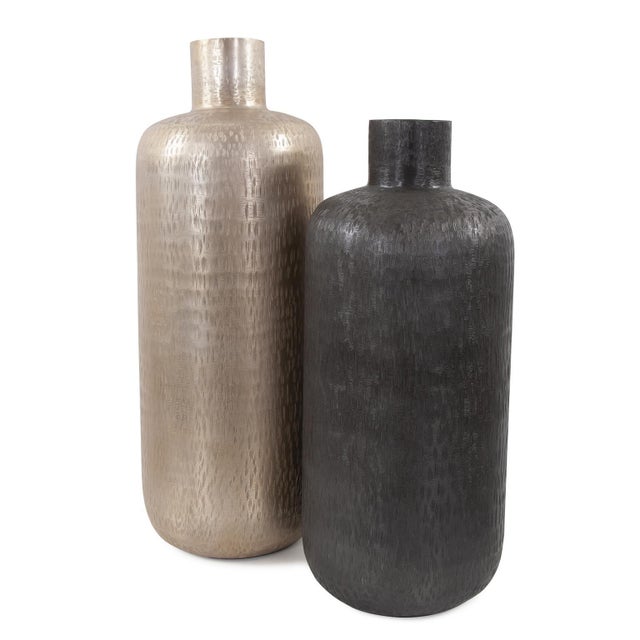 Etched Crossways Short Neck Bottle Vase- Large For Sale In Chicago - Image 6 of 11