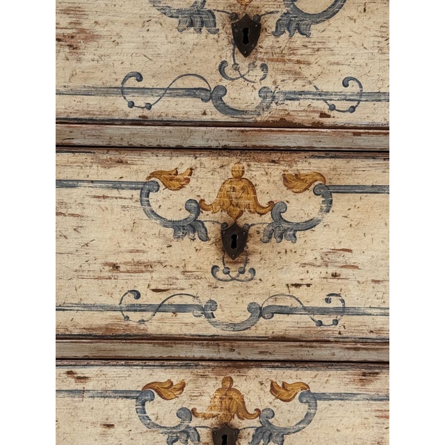 Italian 19th Century Venetian Style Chest of Drawers For Sale - Image 3 of 13