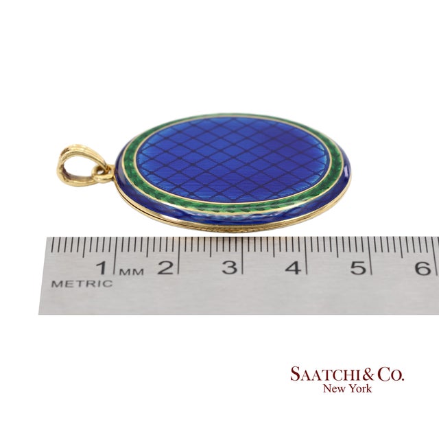 Vintage 18k 750 Yellow Gold Royal Blue & Green Enamel Locket Pendant Necklace For Sale - Image 9 of 10