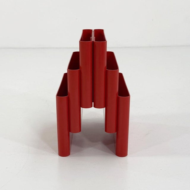 Modern Red Magazine Rack by Giotto Stoppino for Kartell, 1970s For Sale - Image 3 of 8